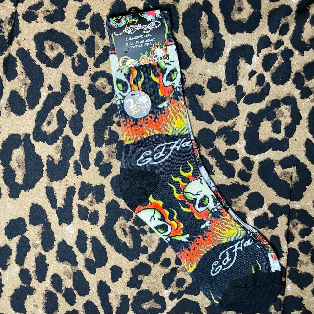 ED HARDY NWT 2 PACK OF SOCKS TATTOO SKULLS & FLAMES & ROSES